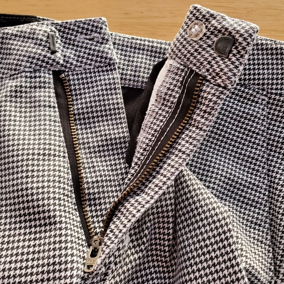 Volcom Pants Women's Size 26 Black And White Herringbone - Picture 12 of 14